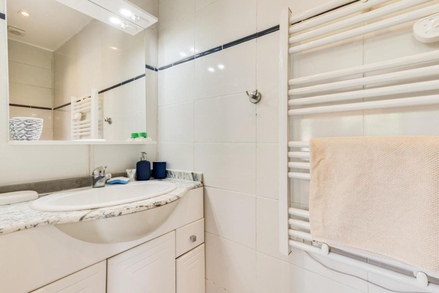 Studio Calme Proche Paris Avec Terrasse Privative Et Jacuzzi En Option 팔레조 외부 사진